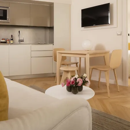 Nell Apartmanhotel