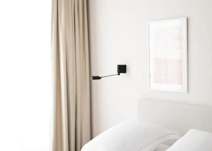 Nell Hotel apartamentowy 4*