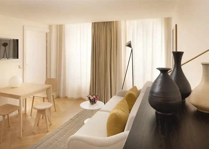 Nell Aparthotel