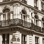 Nell Aparthotel 4*