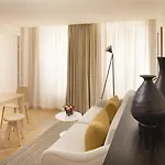 Nell Aparthotel