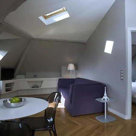Nell Aparthotel