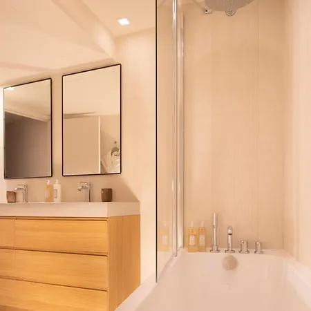 Nell Aparthotel Paris